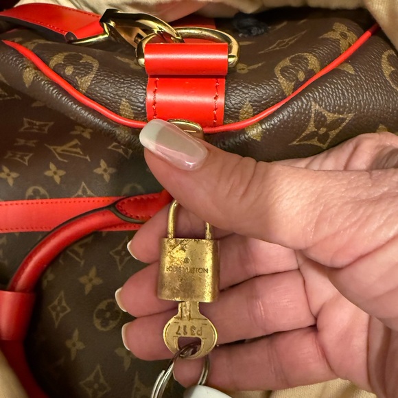 Louis Vuitton “Keepall” Duffle with Mono +Red Women's Bag- RARE LIMITED EDITION - Picture 6 of 6